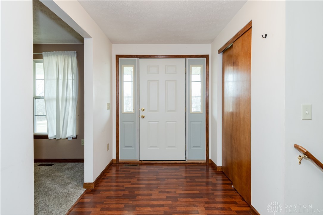 929 North Tecumseh Road Springfield, OH 45504 - Photo 4 of 57 Gallery Image 4