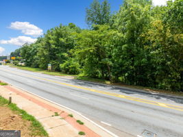 5655 Covington Highway Decatur, GA 30035 - Photo 12 of 15 a view of a backyard of a house