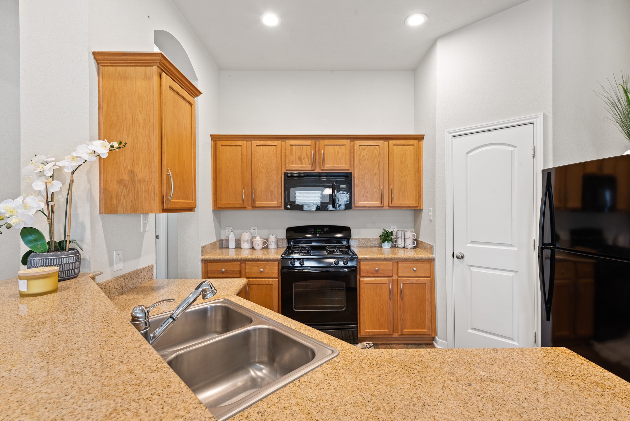 2041 Mountain Wind Loop Bryan, TX 77807 - Photo 7 of 17 Kitchen area with walk in pantry