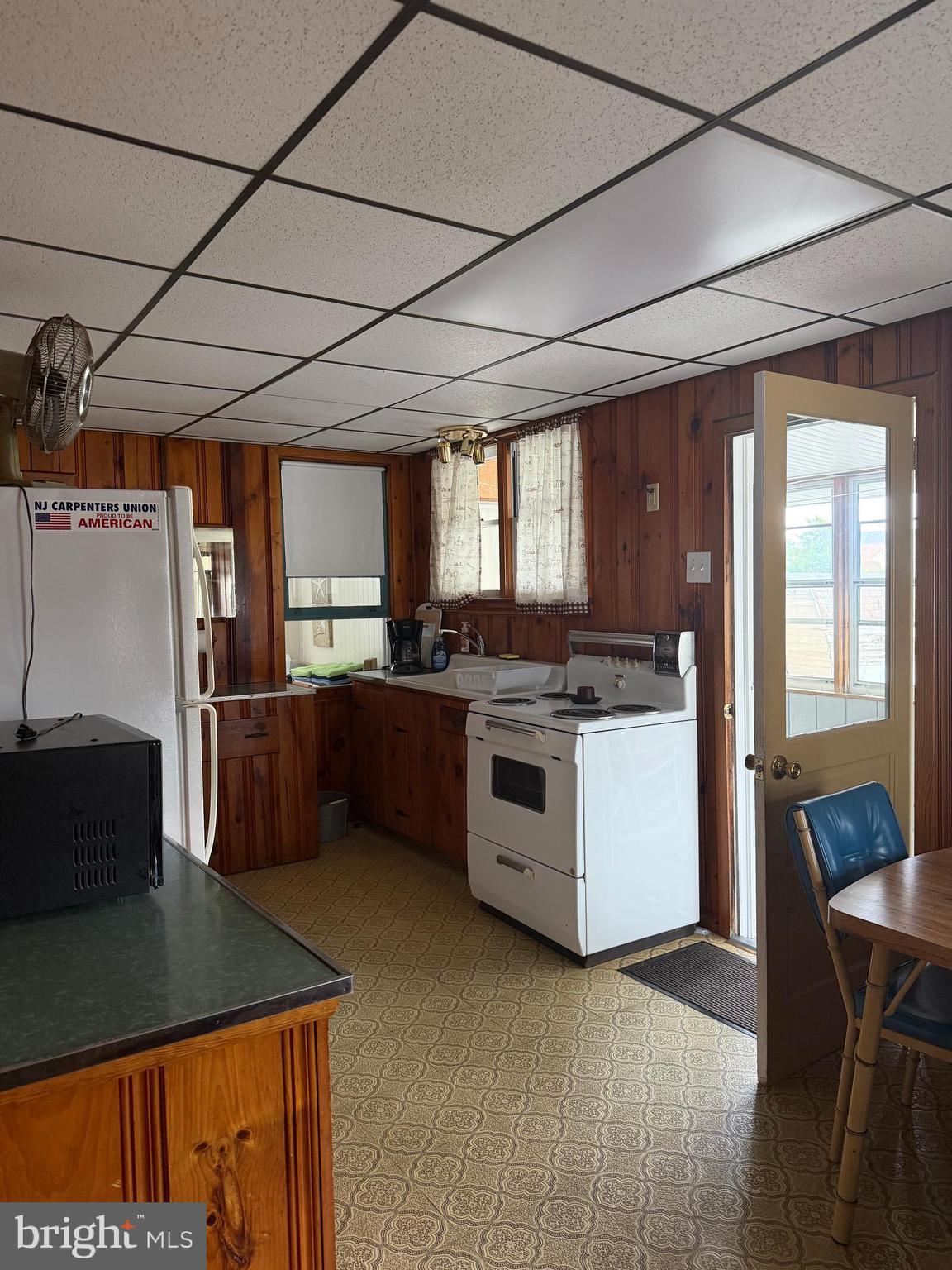 102 Garrison Avenue Fortescue, NJ 08321 - Photo 12 of 23 Kitchen