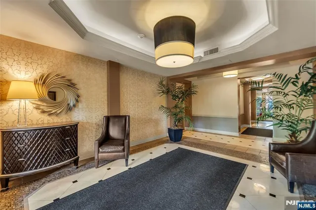 $4,100 | 2212 The Plaza, Tenafly, NJ 07670