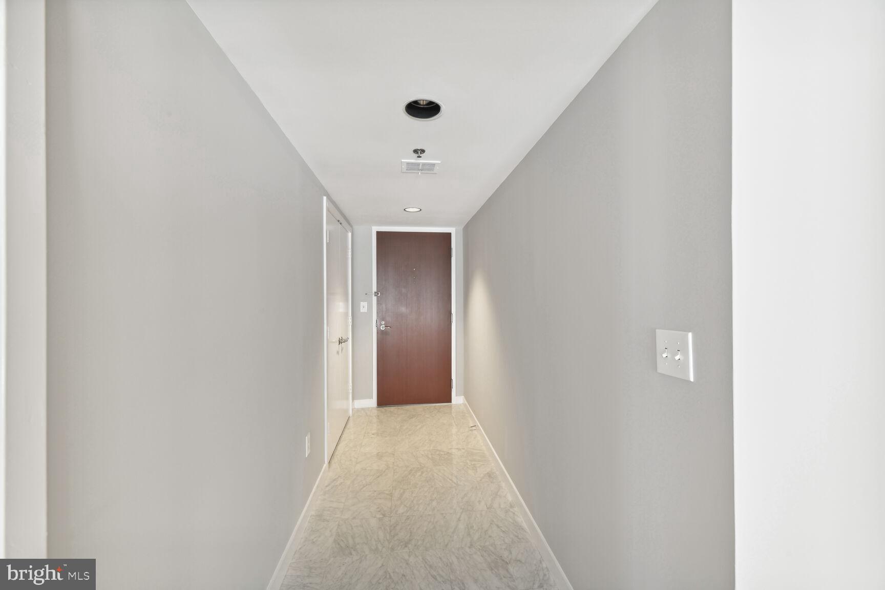 1275 25th Street Northwest, Unit 607 Washington, DC 20037 - Photo 3 of 21 Foyer