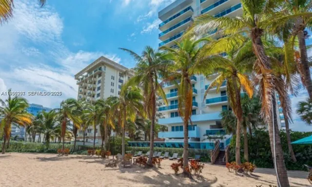 $3,400 | 9172 Collins Avenue, Unit 212, Surfside, FL 33154