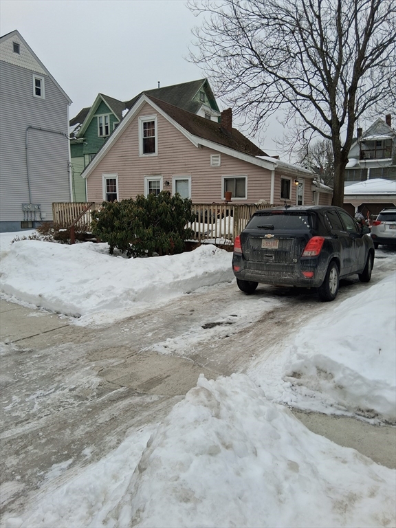 13 Hampden Street Worcester, MA 01609 - Photo 1 of 10