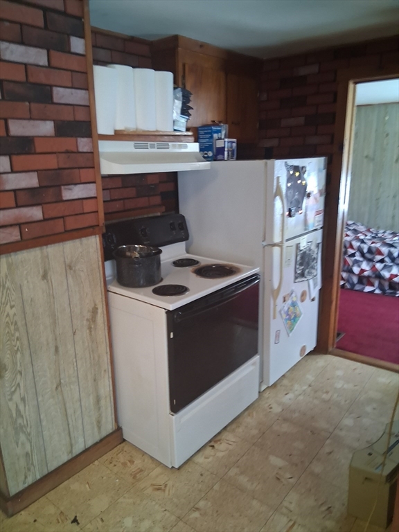 13 Hampden Street Worcester, MA 01609 - Photo 2 of 10