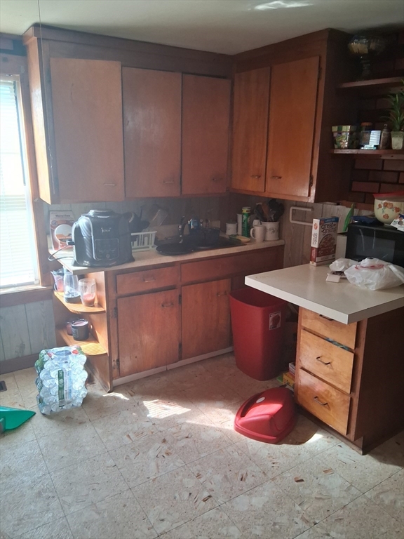 13 Hampden Street Worcester, MA 01609 - Photo 3 of 10