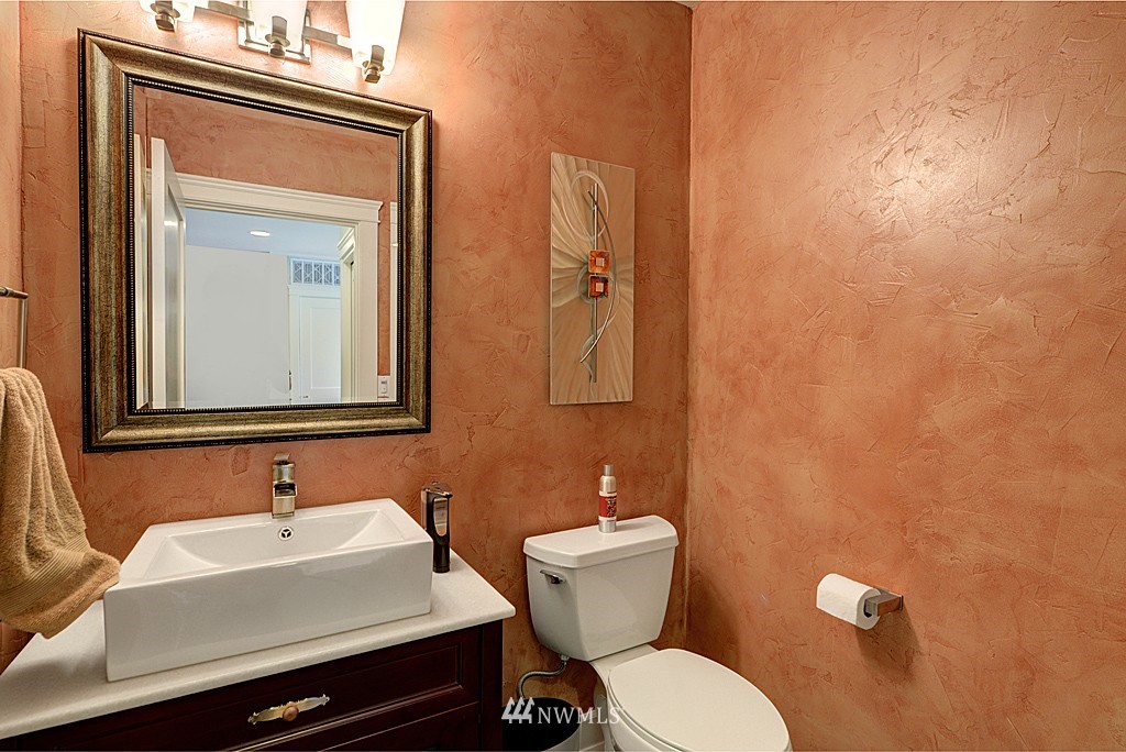 929 North 31st Street Renton, WA 98056 - Photo 2 of 25