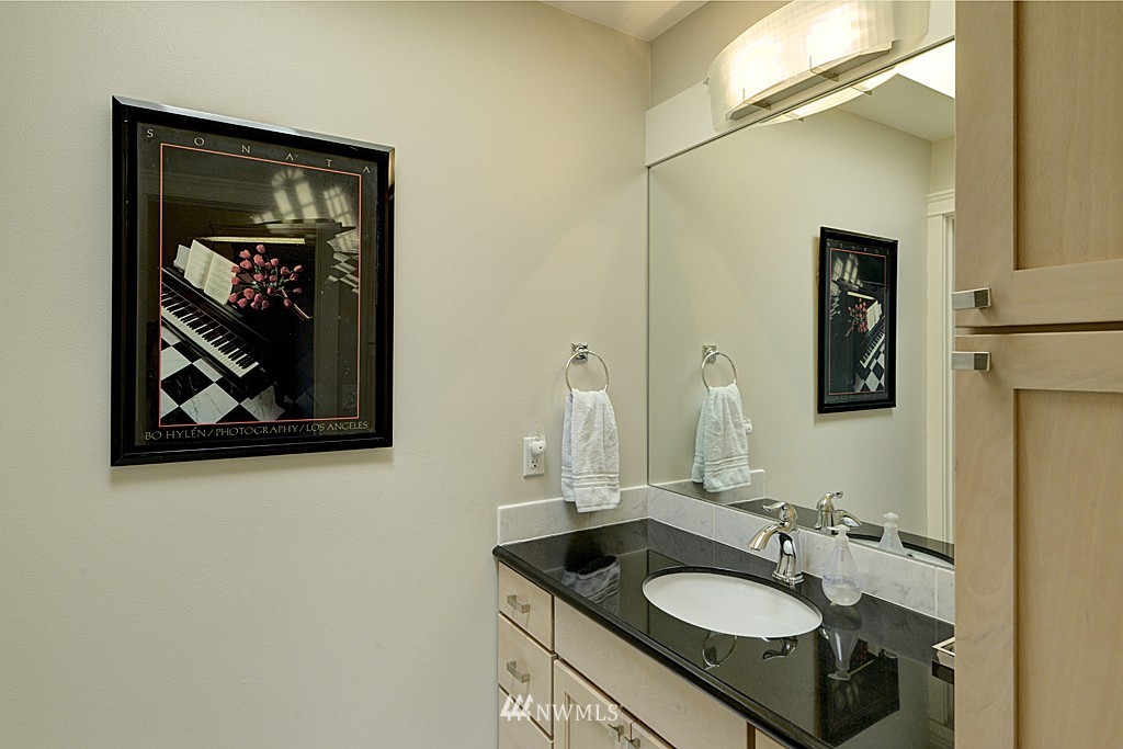 929 North 31st Street Renton, WA 98056 - Photo 3 of 25