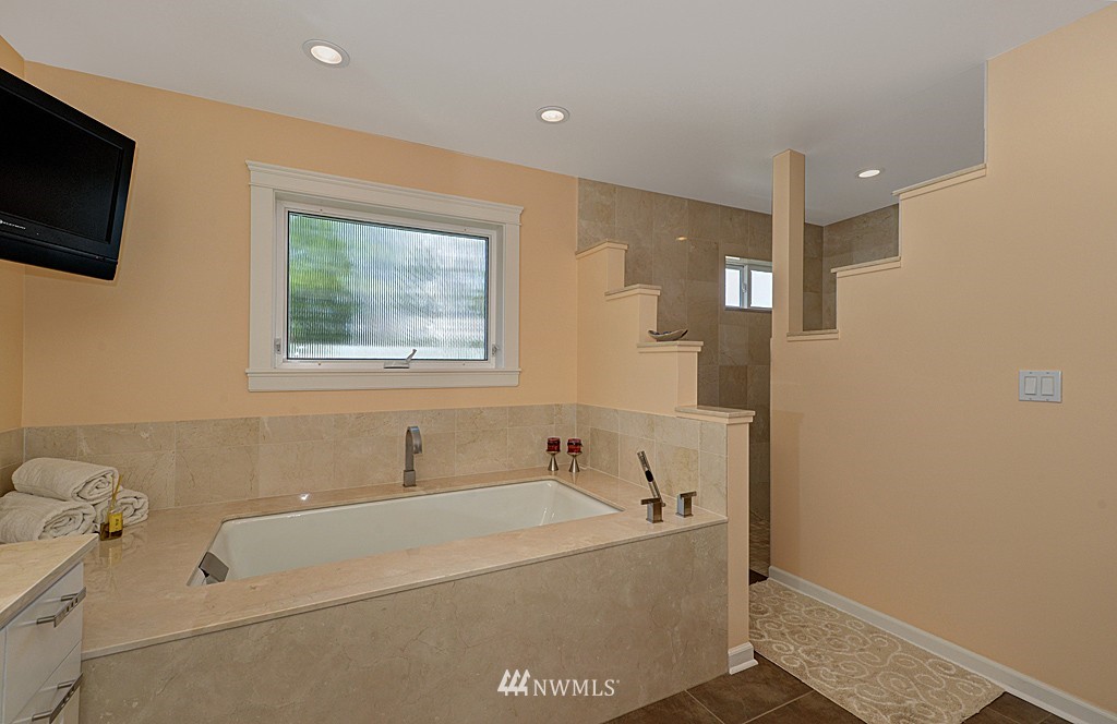 929 North 31st Street Renton, WA 98056 - Photo 21 of 25