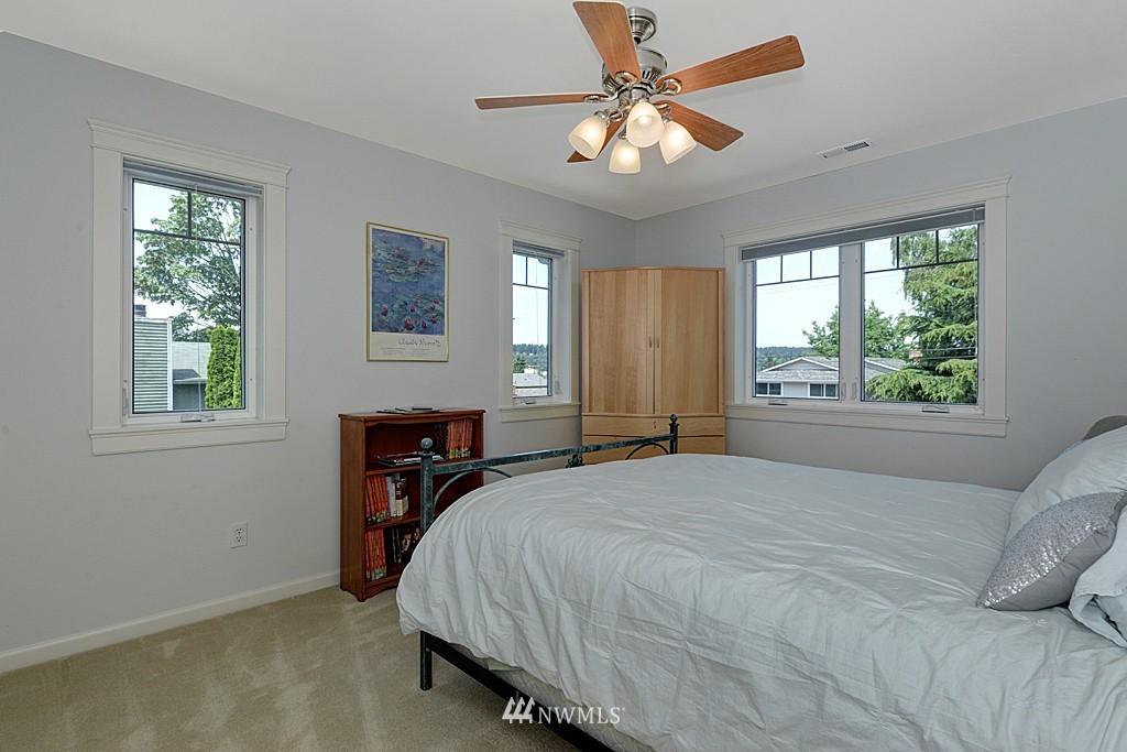 929 North 31st Street Renton, WA 98056 - Photo 5 of 25