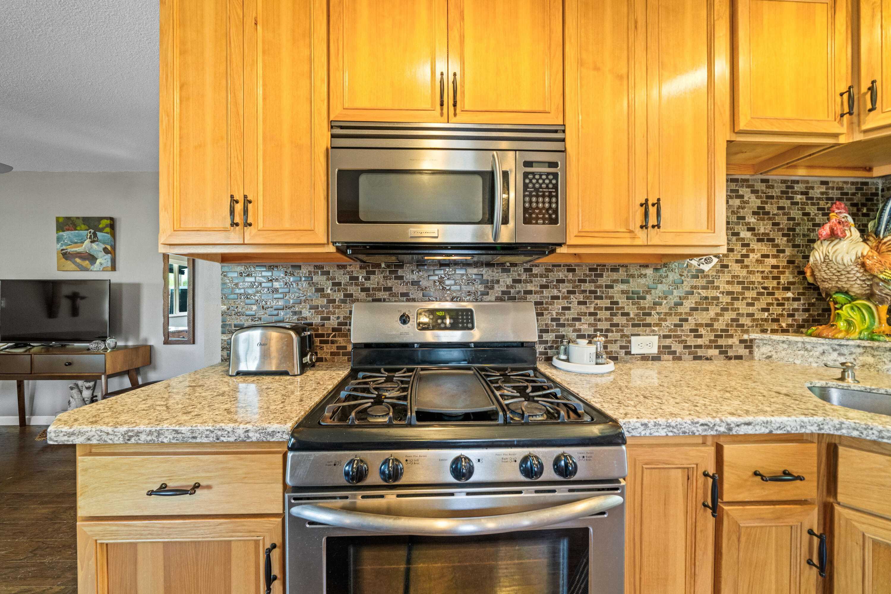 7120 Pit Road Redding, CA 96001 - Photo 8 of 39 Kitchen