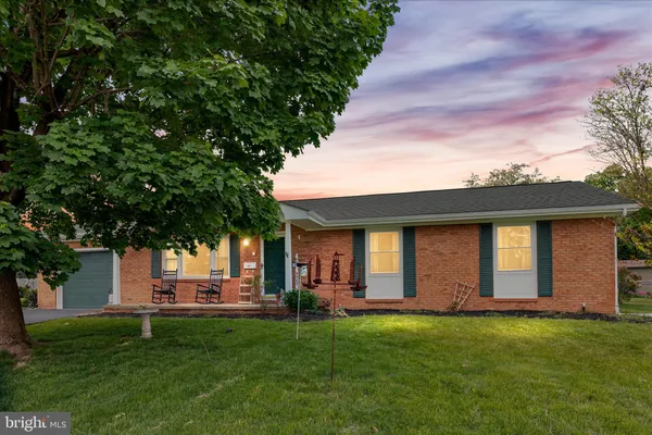 $315,000 | 9943 Massanutten Avenue, New Market, VA 22844