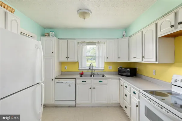 $315,000 | 9943 Massanutten Avenue, New Market, VA 22844