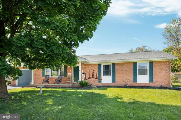 $315,000 | 9943 Massanutten Avenue, New Market, VA 22844