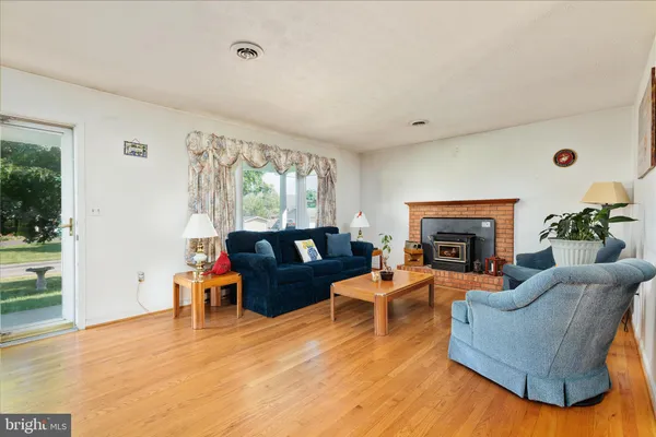 $315,000 | 9943 Massanutten Avenue, New Market, VA 22844