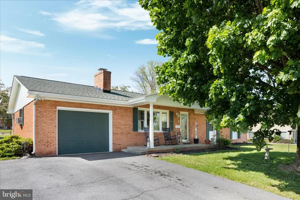 $315,000 | 9943 Massanutten Avenue, New Market, VA 22844