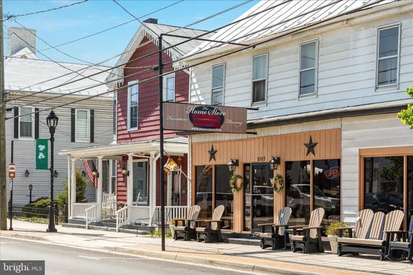 $315,000 | 9943 Massanutten Avenue, New Market, VA 22844