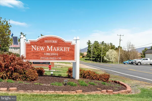 $315,000 | 9943 Massanutten Avenue, New Market, VA 22844