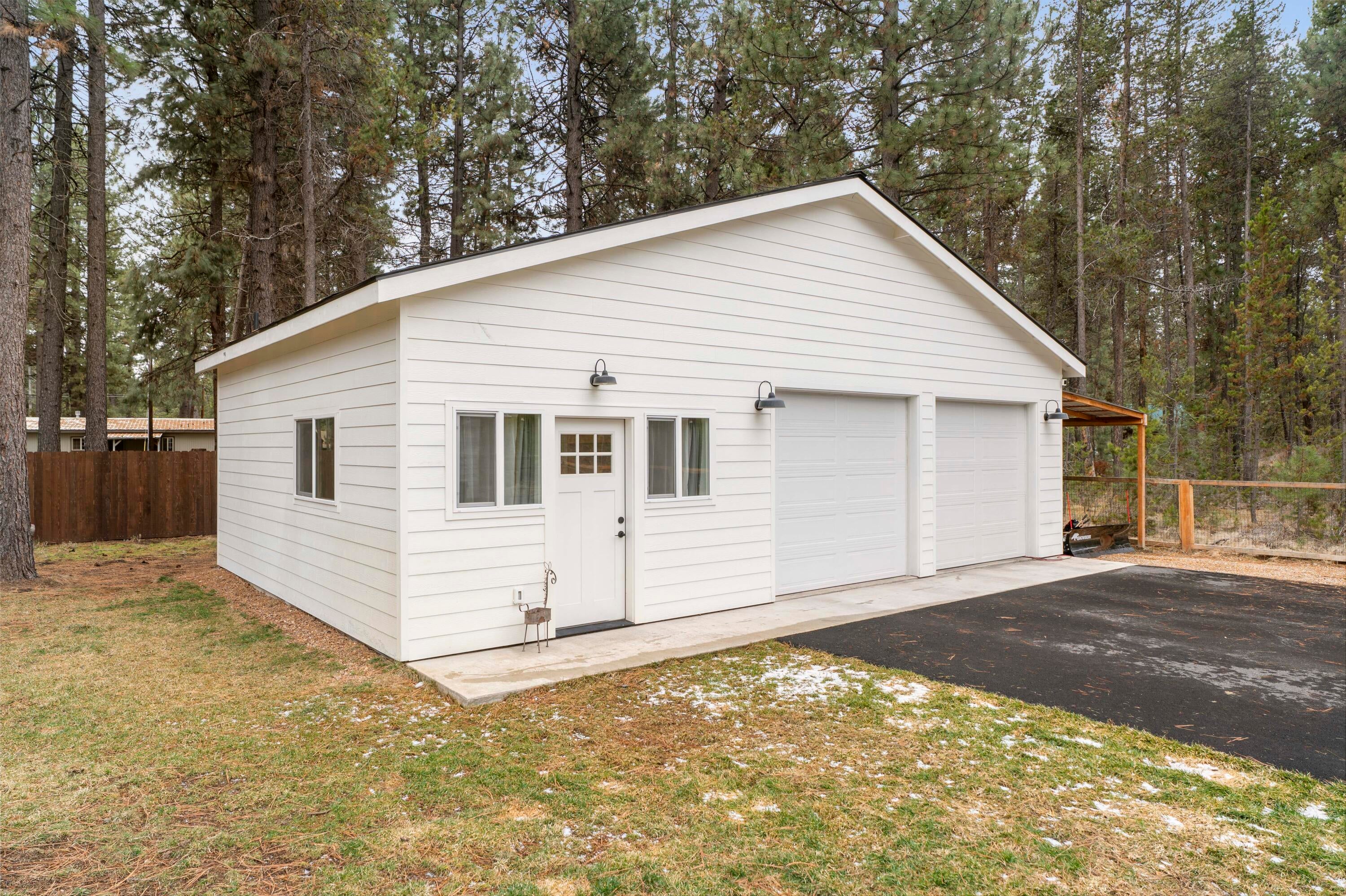 17133 Norwalk Road Bend, OR 97707 - Photo 8 of 58 51-Exterior