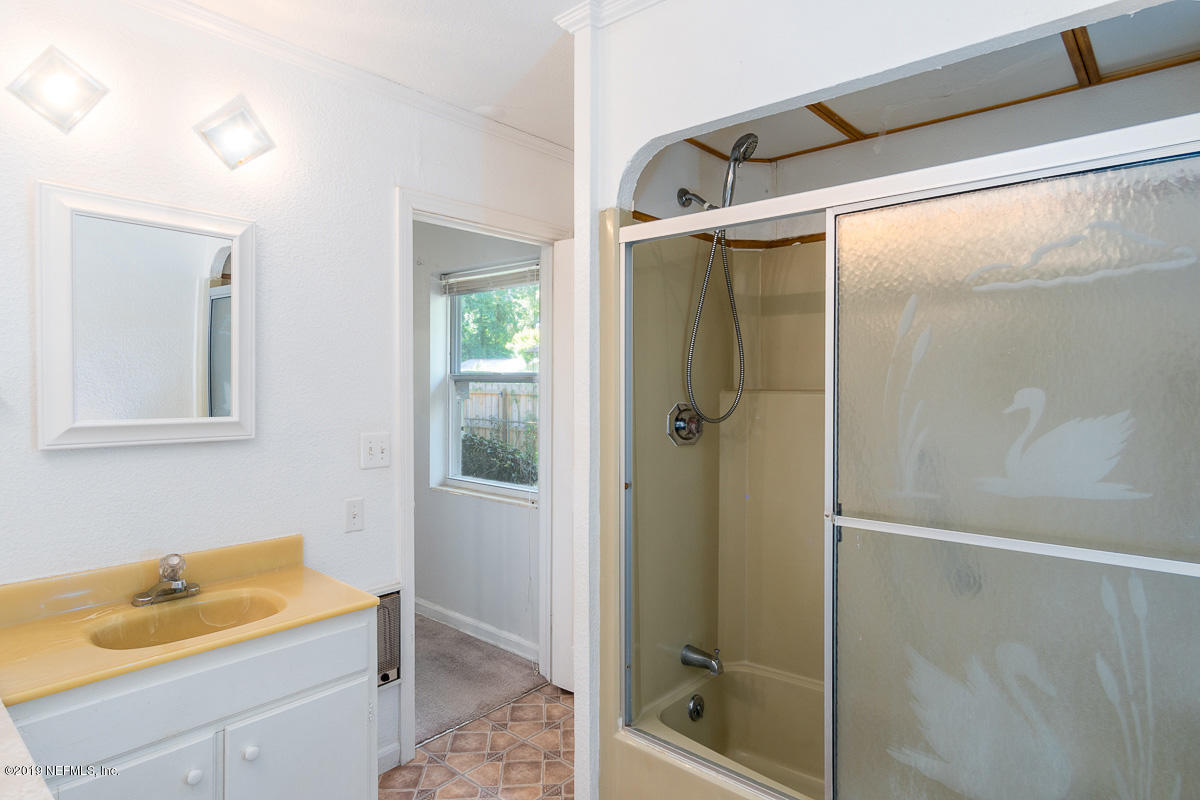 5346 Burdette Road Jacksonville, FL 32211 - Photo 16 of 34 Master Bath