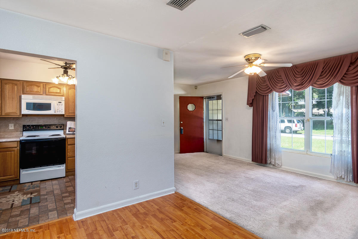 5346 Burdette Road Jacksonville, FL 32211 - Photo 8 of 34 Living Rm 1