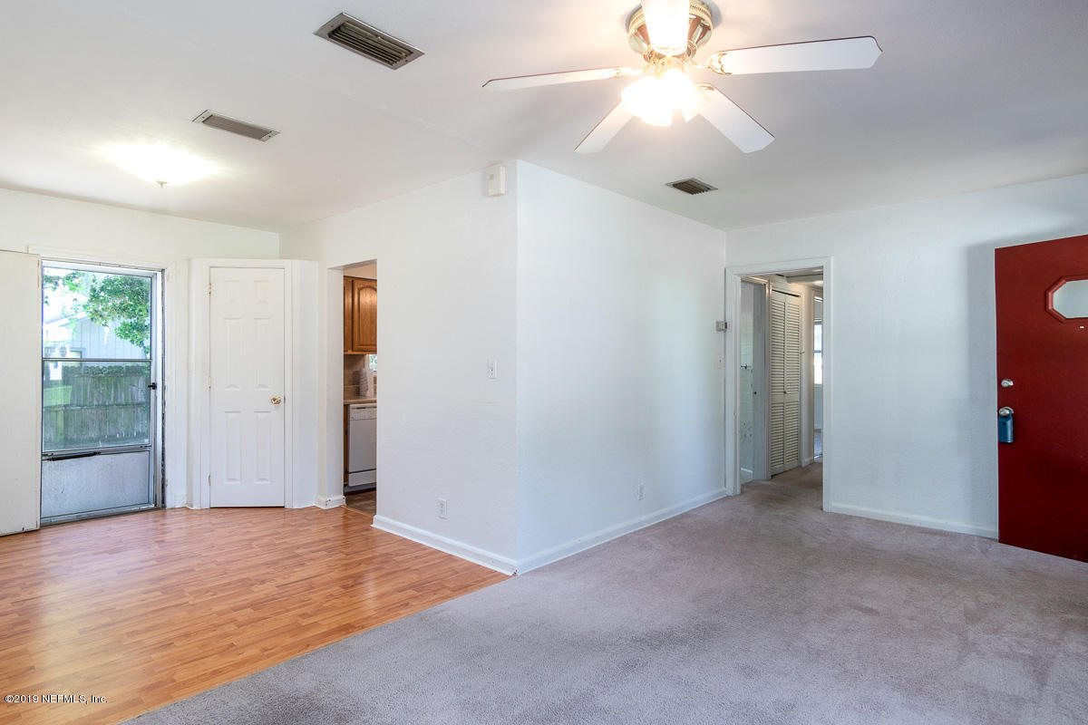 5346 Burdette Road Jacksonville, FL 32211 - Photo 10 of 34 Living Rm 3