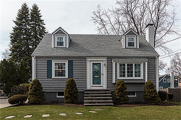 33 Sycamore Road Melrose, MA 02176 - Photo 1 of 27 Gallery Image 1