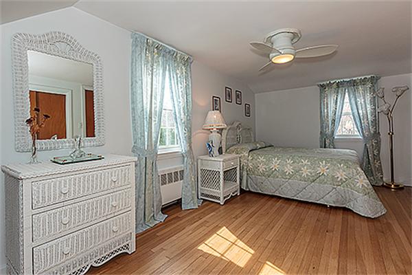 33 Sycamore Road Melrose, MA 02176 - Photo 14 of 27 Gallery Image 14