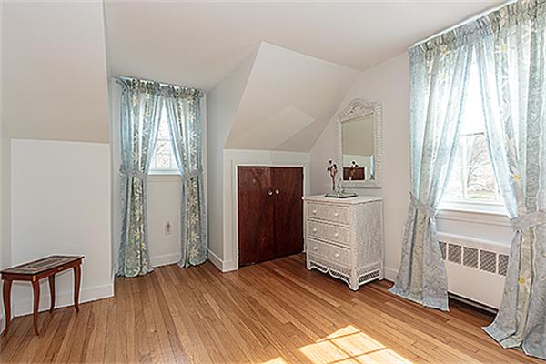 33 Sycamore Road Melrose, MA 02176 - Photo 15 of 27 Gallery Image 15