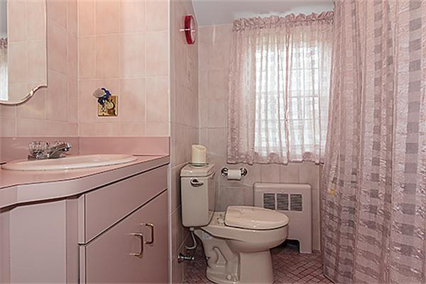 33 Sycamore Road Melrose, MA 02176 - Photo 17 of 27 Gallery Image 17