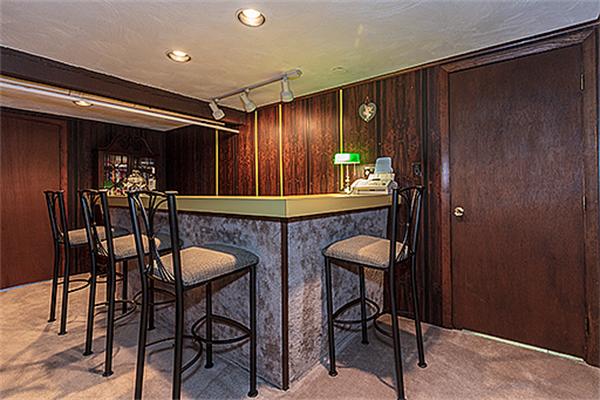 33 Sycamore Road Melrose, MA 02176 - Photo 20 of 27 Gallery Image 20