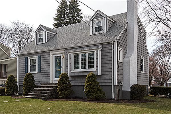 33 Sycamore Road Melrose, MA 02176 - Photo 2 of 27 Gallery Image 2