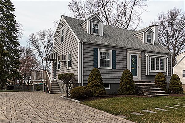 33 Sycamore Road Melrose, MA 02176 - Photo 26 of 27 Gallery Image 26