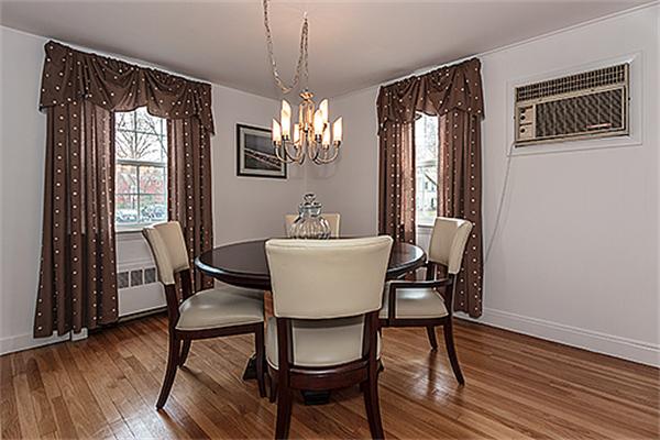 33 Sycamore Road Melrose, MA 02176 - Photo 5 of 27 Gallery Image 5