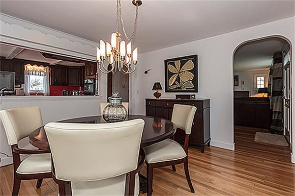 33 Sycamore Road Melrose, MA 02176 - Photo 6 of 27 Gallery Image 6