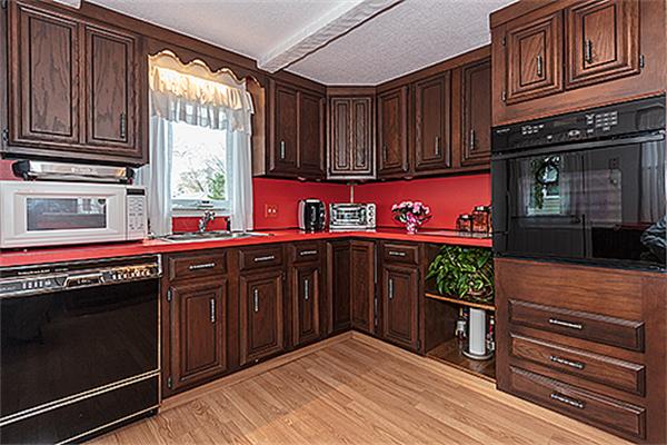 33 Sycamore Road Melrose, MA 02176 - Photo 8 of 27 Gallery Image 8