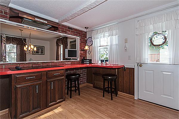 33 Sycamore Road Melrose, MA 02176 - Photo 9 of 27 Gallery Image 9