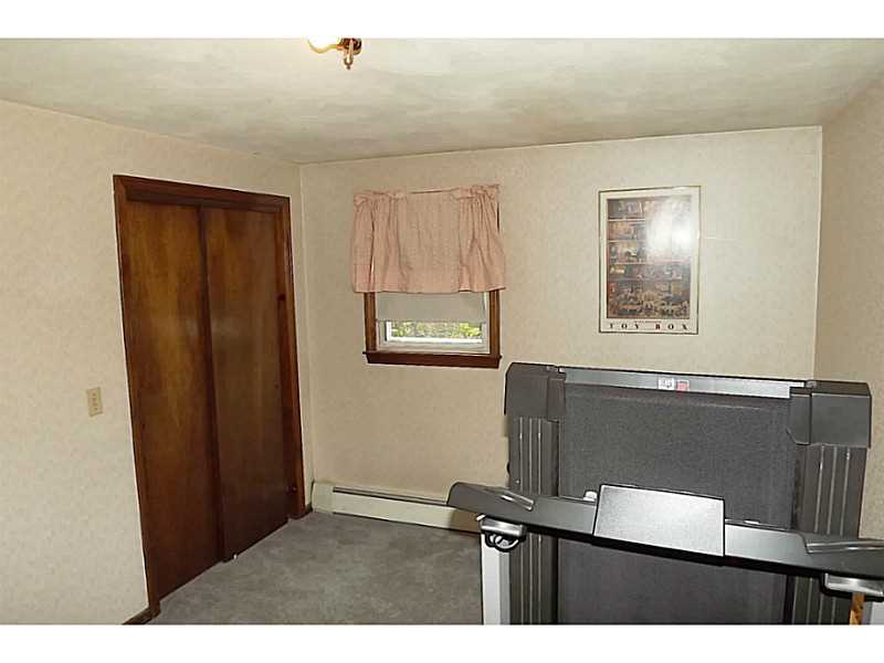 5 Thompson Drive Coventry, RI 02816 - Photo 13 of 16 Den/Family/Great Room.