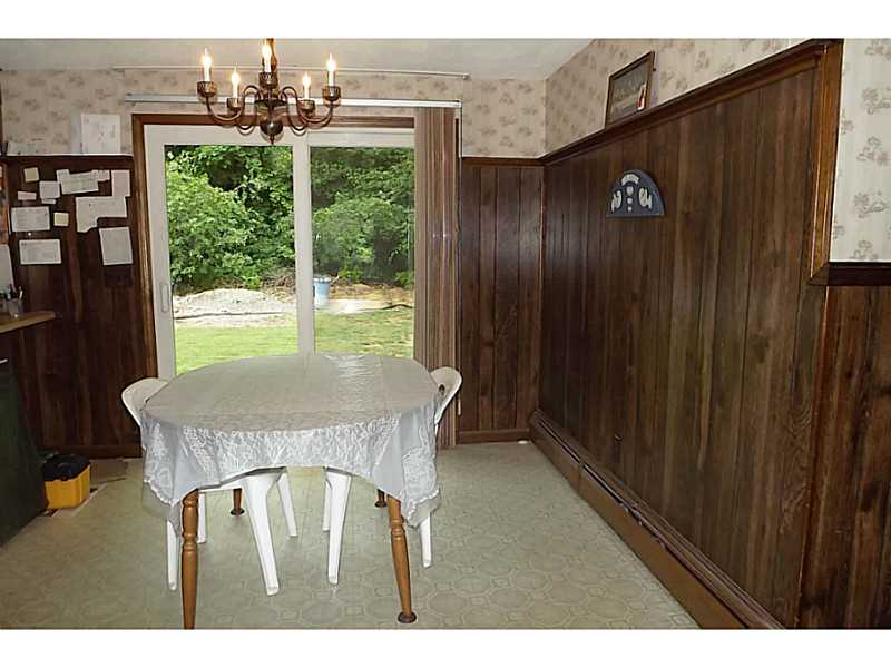 5 Thompson Drive Coventry, RI 02816 - Photo 4 of 16 Dining Room.