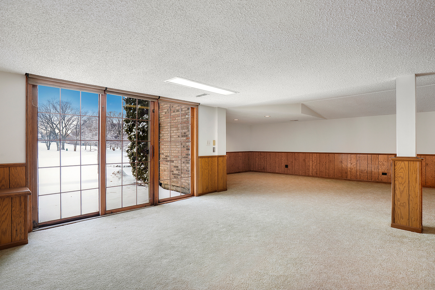 14518 Golf Road Orland Park, IL 60462 - Photo 33 of 42 a view of an empty room with a window