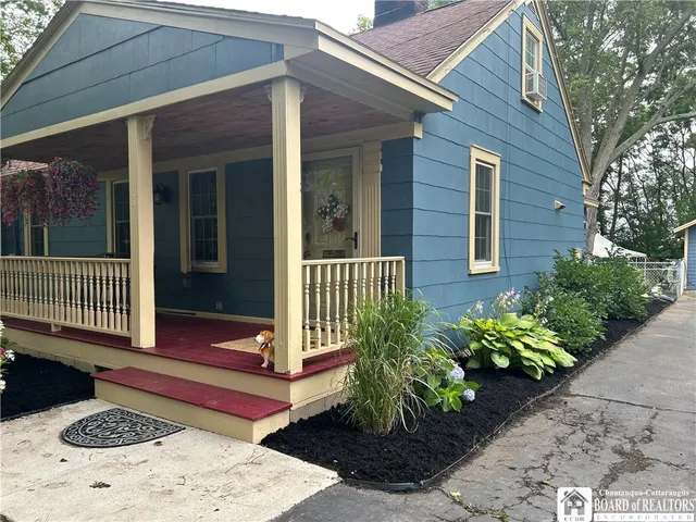 $259,900 | 328 East Main Street, Pomfret, NY 14063