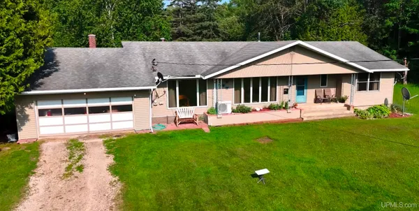 $275,000 | 2694 N River Road, Gulliver, MI 49840