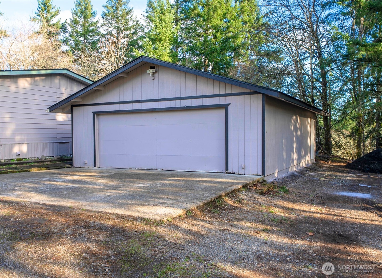 733 Tipsoo Loop South Rainier, WA 98576 - Photo 29 of 37 a backyard of a house