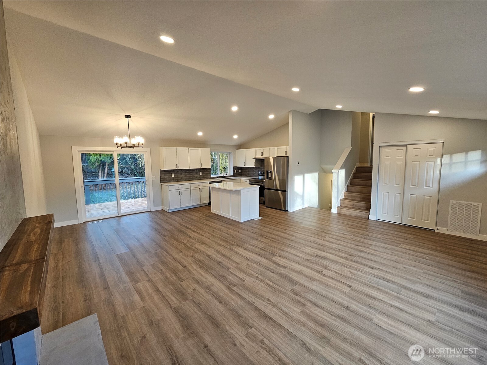 525 164th Place Southeast Bothell, WA 98012 - Photo 4 of 20 Gallery Image 4