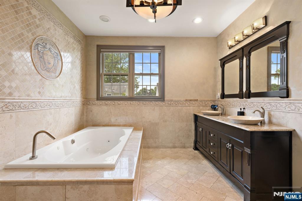 56 Lilac Lane Paramus, NJ 07652 - Photo 15 of 33