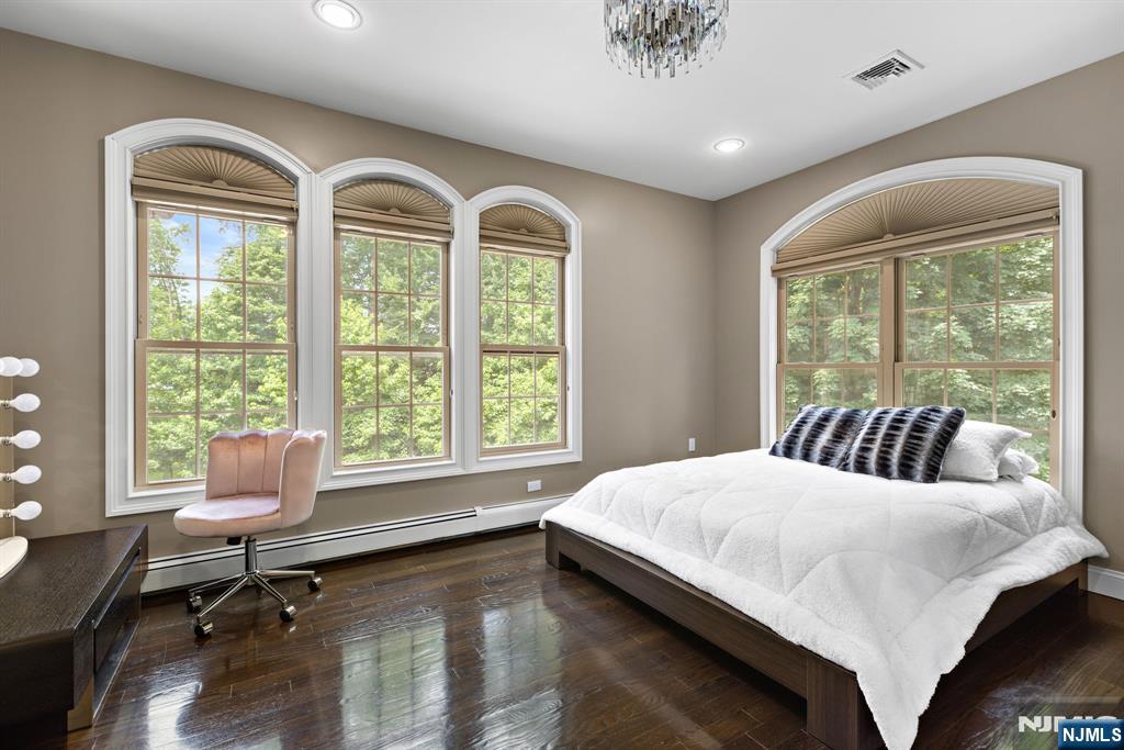 56 Lilac Lane Paramus, NJ 07652 - Photo 19 of 33