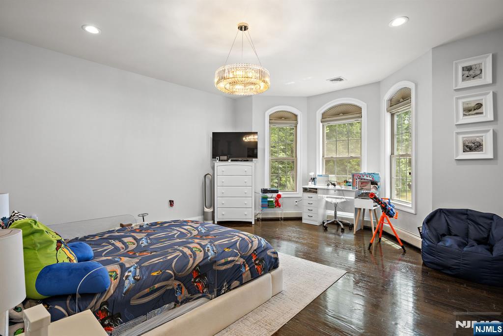 56 Lilac Lane Paramus, NJ 07652 - Photo 22 of 33