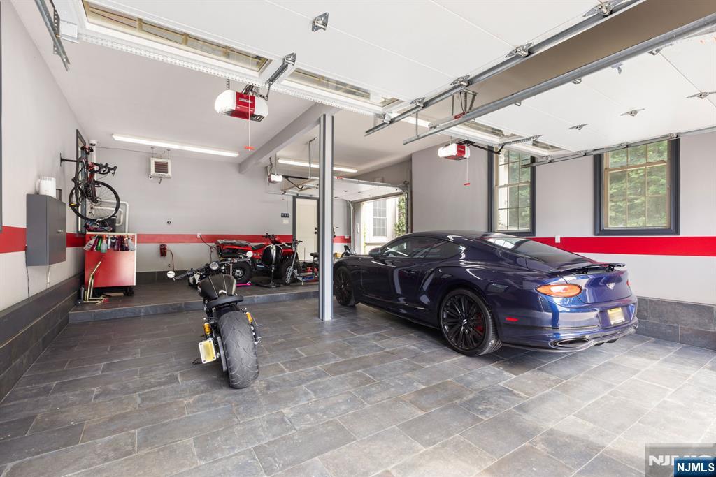 56 Lilac Lane Paramus, NJ 07652 - Photo 27 of 33