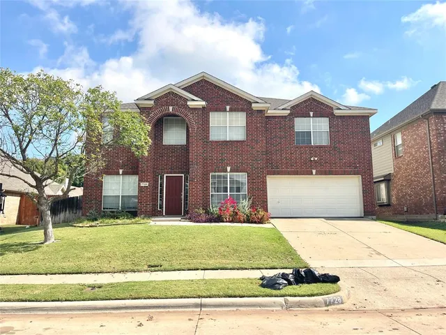 $2,700 | 7728 Parkwood Plaza Drive, Fort Worth, TX 76137