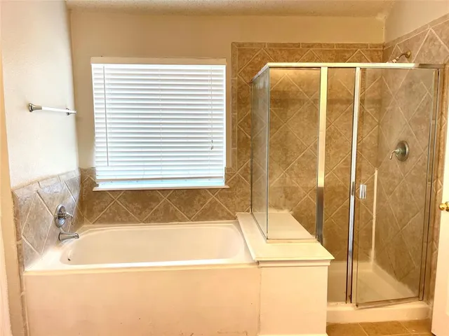 $2,700 | 7728 Parkwood Plaza Drive, Fort Worth, TX 76137